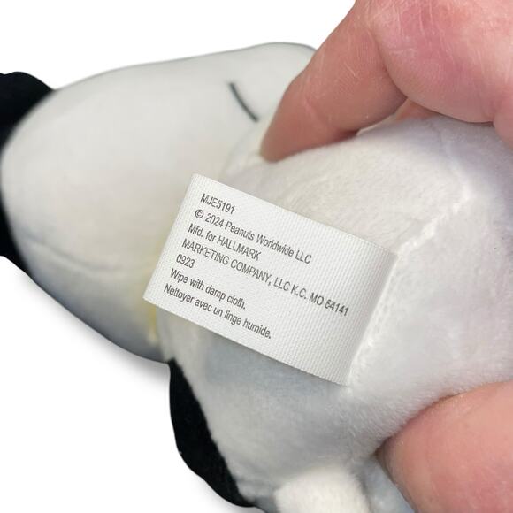 Hallmark Plush Peanuts Snoopy Dog Carrot Bunny Rabbit Ear Nursery Baby Shower 6" - Picture 10 of 12